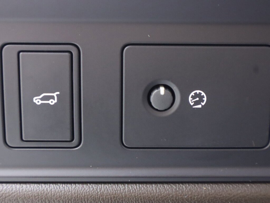 Used 2020 Land Rover Range Rover Sport HSE image 10