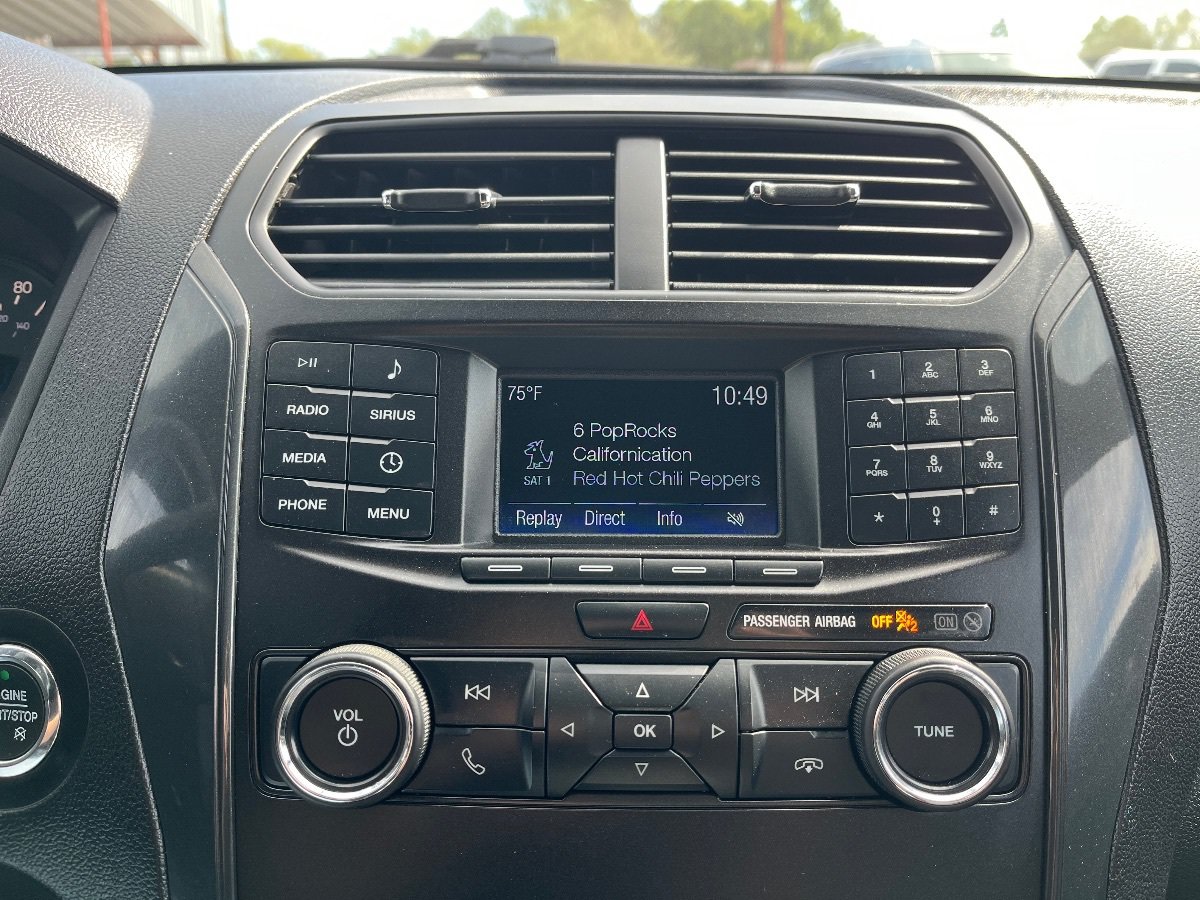 Used 2019 Ford Explorer XLT FWD image 13