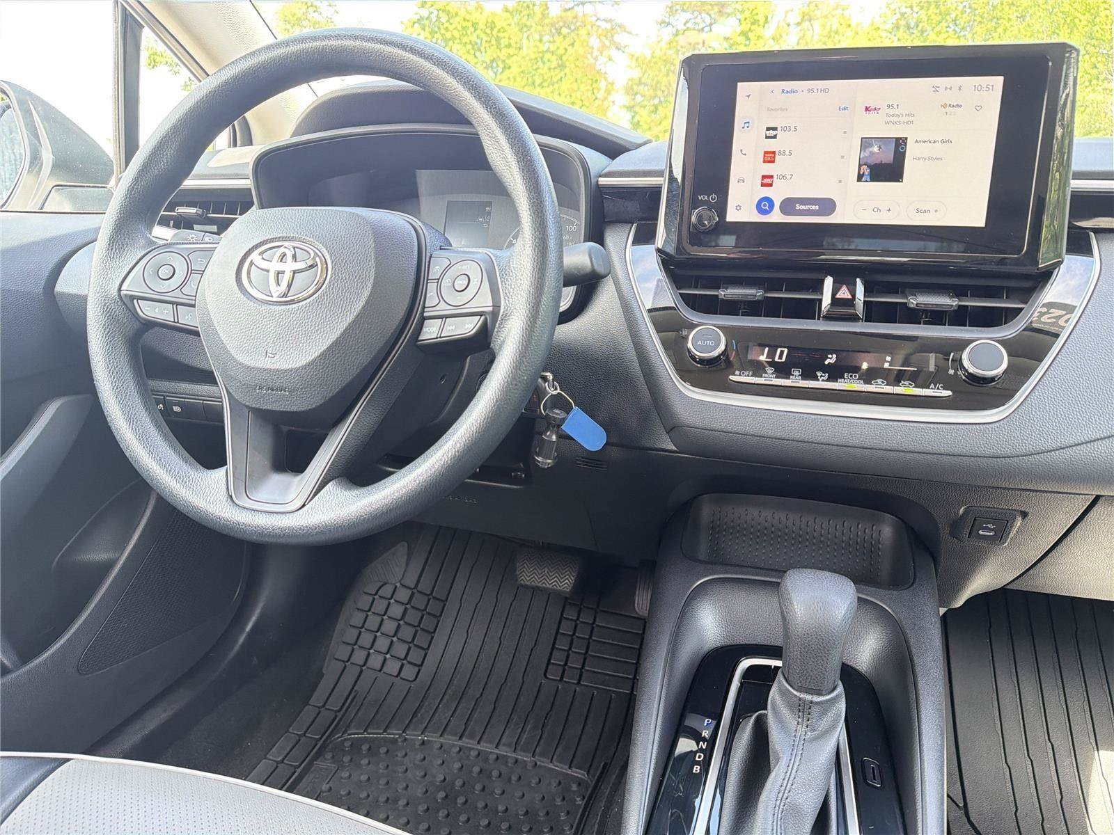 Used 2023 Toyota Corolla LE w/ Carpet Mat Package (TMS) FWD image 10