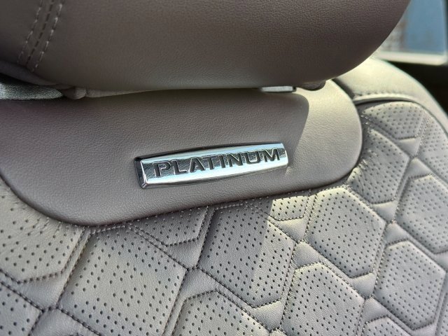 Certified 2025 Ford Explorer Platinum w/ LUX Leather Package image 29