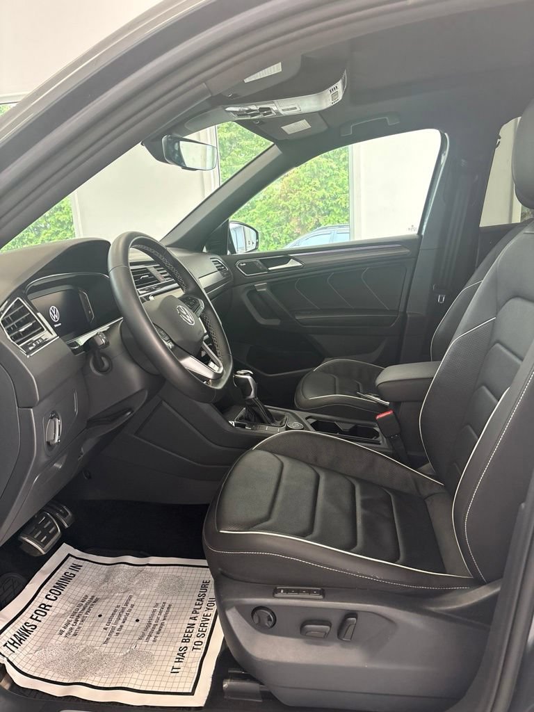 Used 2023 Volkswagen Tiguan SEL R-Line AWD/4WD image 14