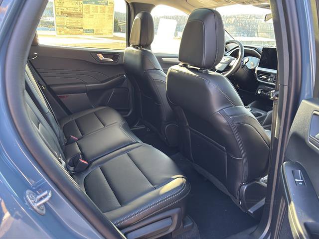 New 2026 Ford Escape Platinum w/ Class II Trailer Tow Package image 18