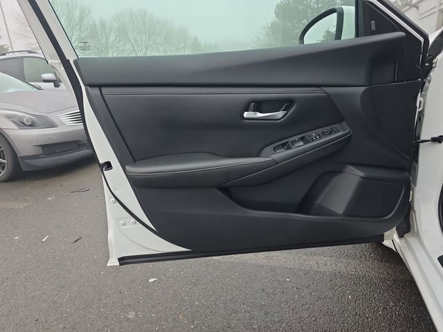 Used 2022 Nissan Sentra SV image 32