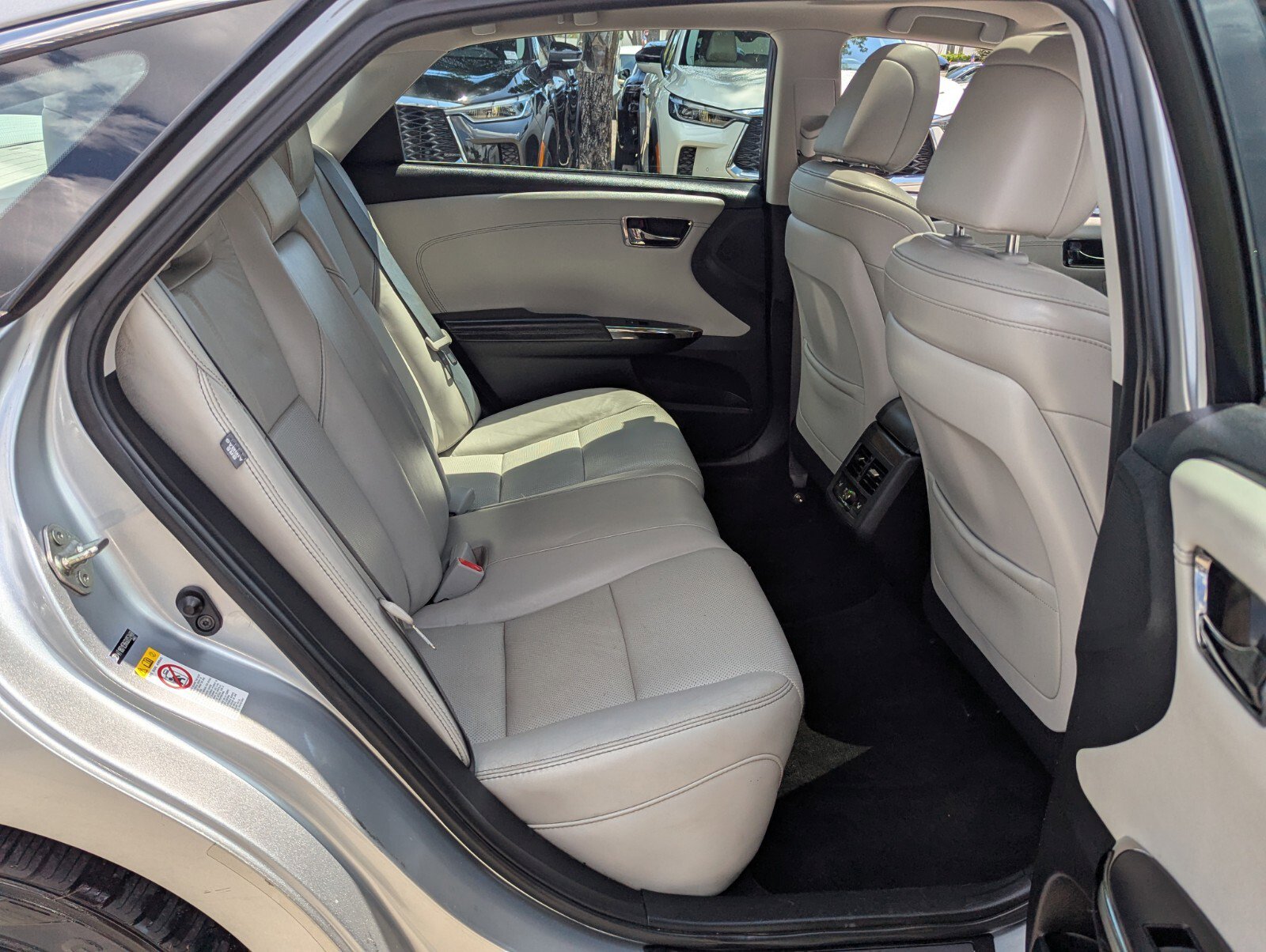 Used 2016 Toyota Avalon Limited w/ Toyota Safety Sense Package FWD image 18