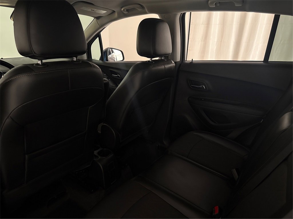 Used 2020 Chevrolet Trax LT w/ LT Convenience Package image 40
