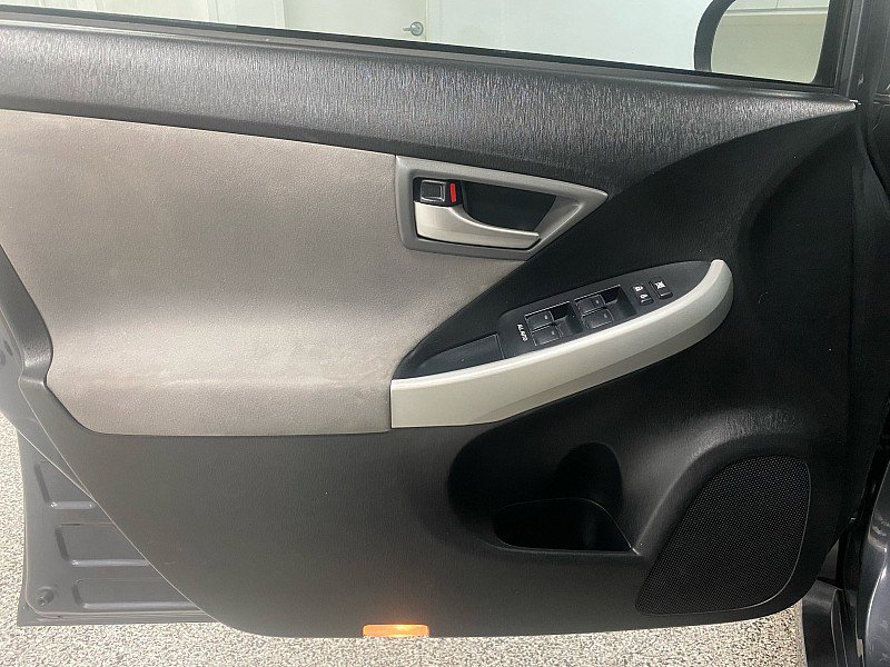 Used 2013 Toyota Prius Prime Plug-In Hybrid image 9