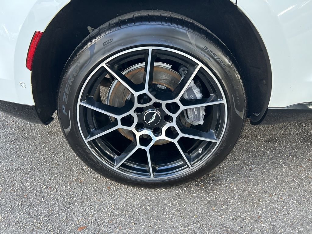 Used 2021 Aston Martin DBX image 25