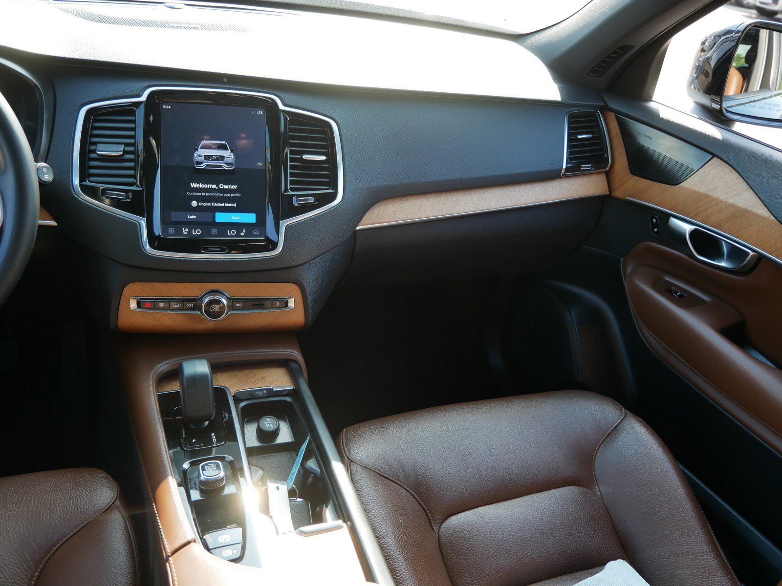 Used 2023 Volvo XC90 T8 Plus AWD/4WD image 14