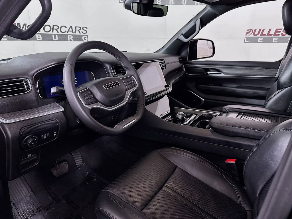 Used 2024 Jeep Wagoneer L Series II w/ Flexible Seating Group image 9
