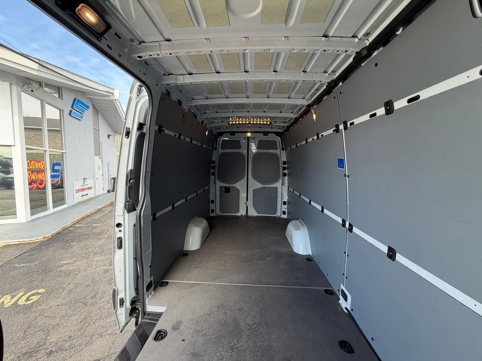 Used 2023 Mercedes-Benz Sprinter 2500 image 20