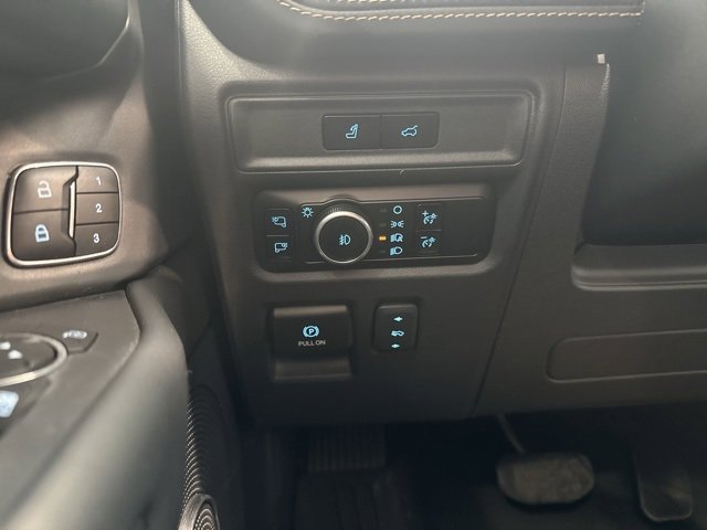 Used 2023 Ford Expedition Platinum image 36