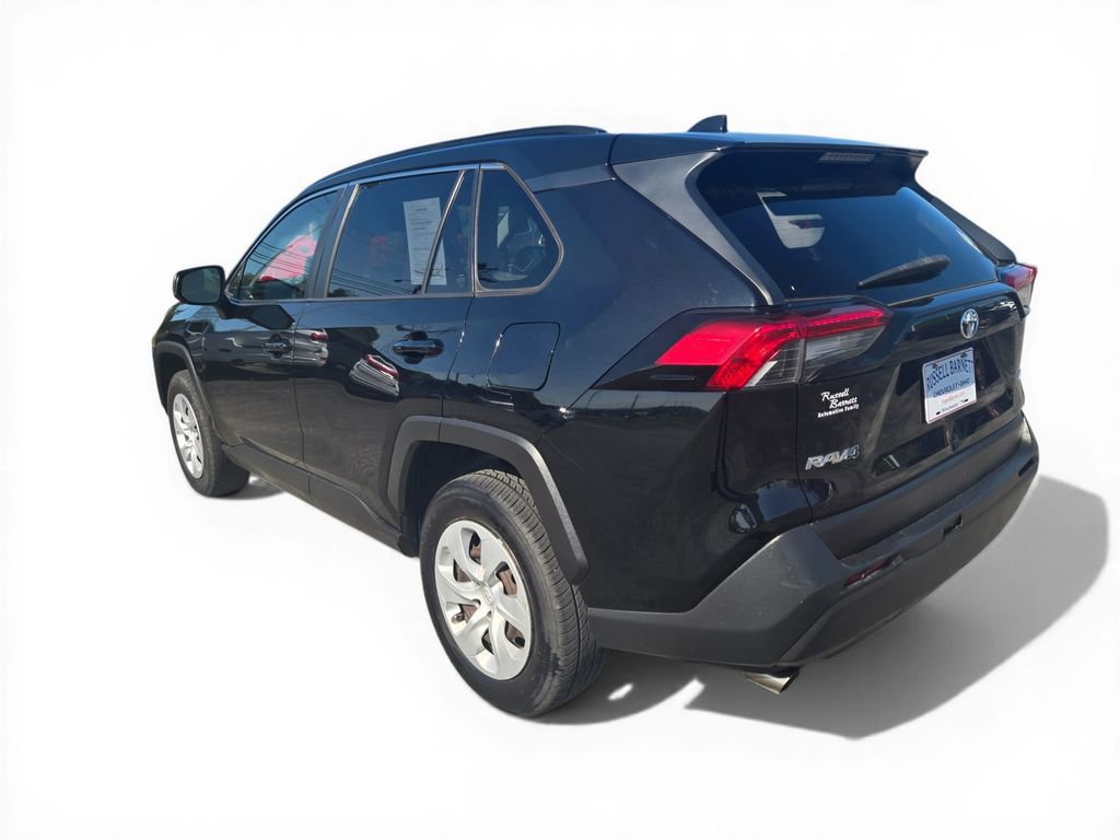 Used 2019 Toyota RAV4 LE FWD image 3