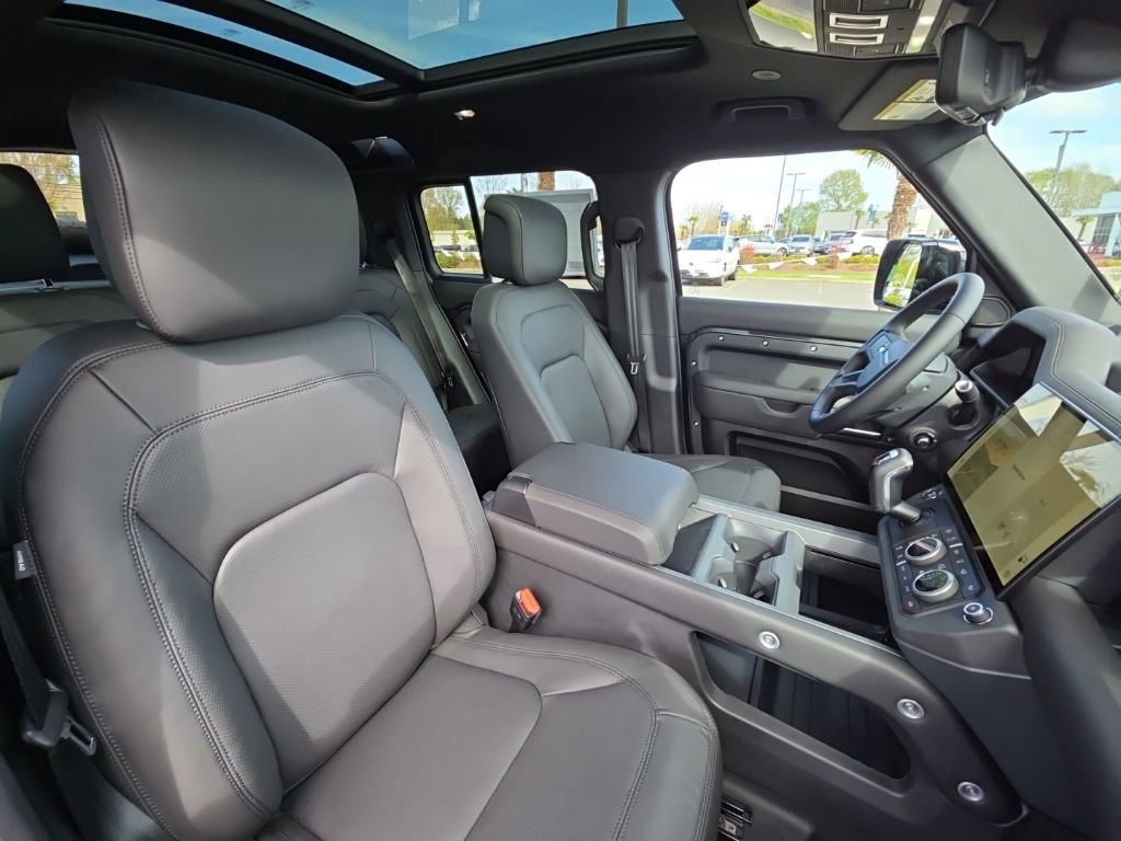 New 2026 Land Rover Defender 110 X-Dynamic SE AWD/4WD image 21