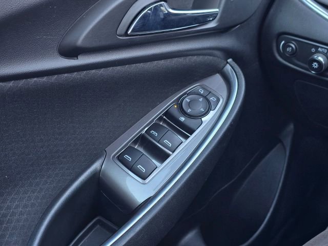 Used 2021 Chevrolet Malibu LT image 28