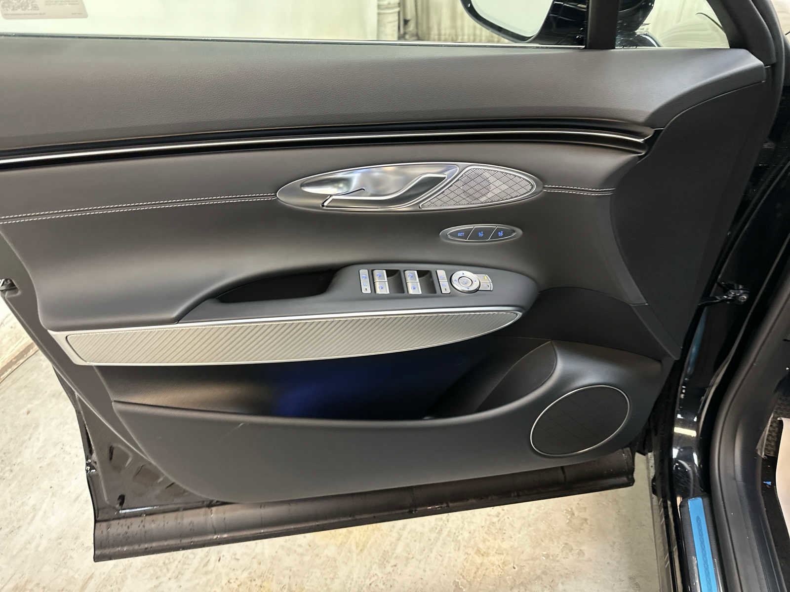 New 2025 Genesis GV70 3.5T Sport AWD/4WD image 10