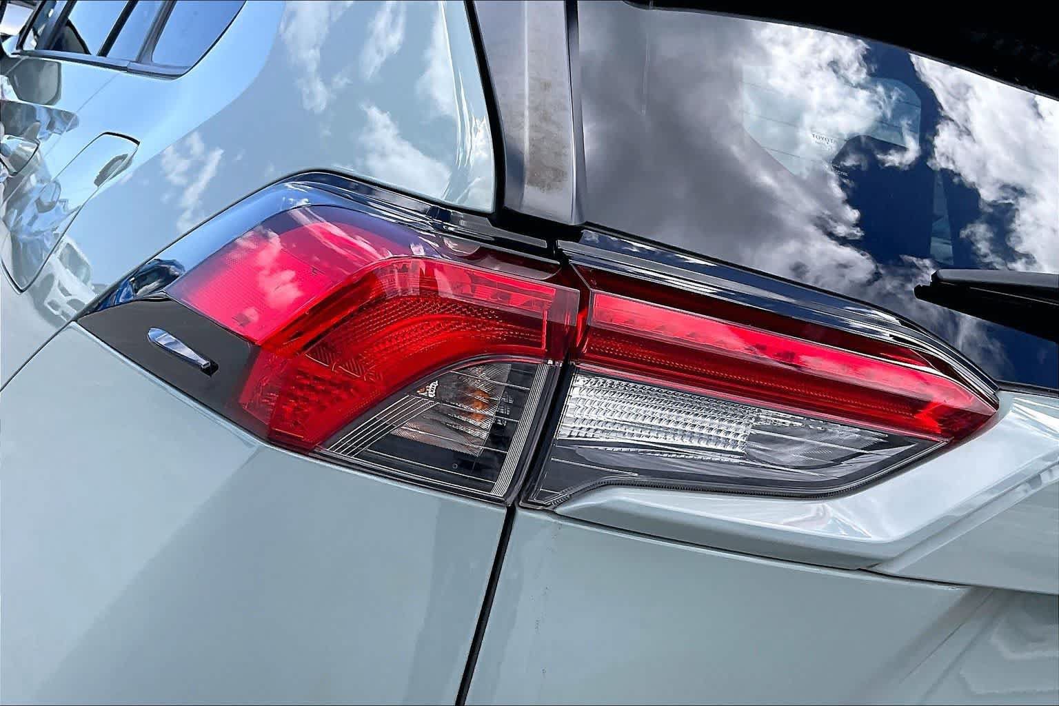 Used 2024 Toyota RAV4 XLE Premium AWD/4WD image 32
