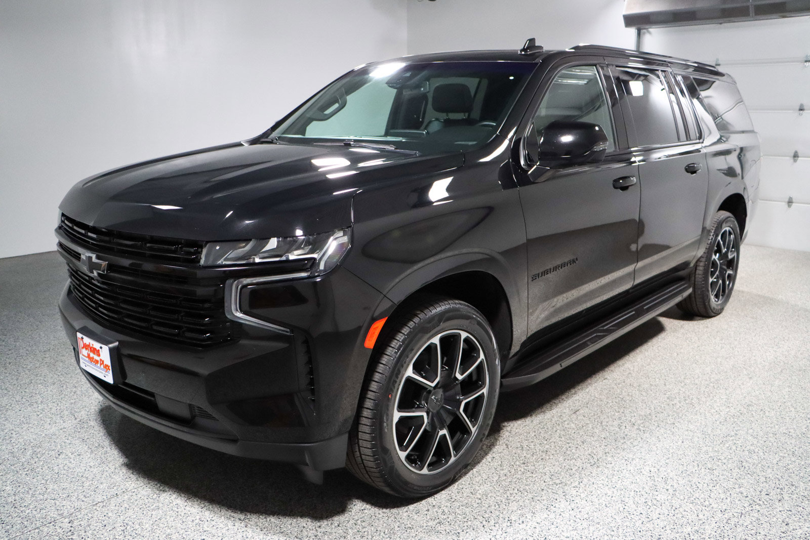 Used 2024 Chevrolet Suburban RST w/ Luxury Package AWD/4WD image 38