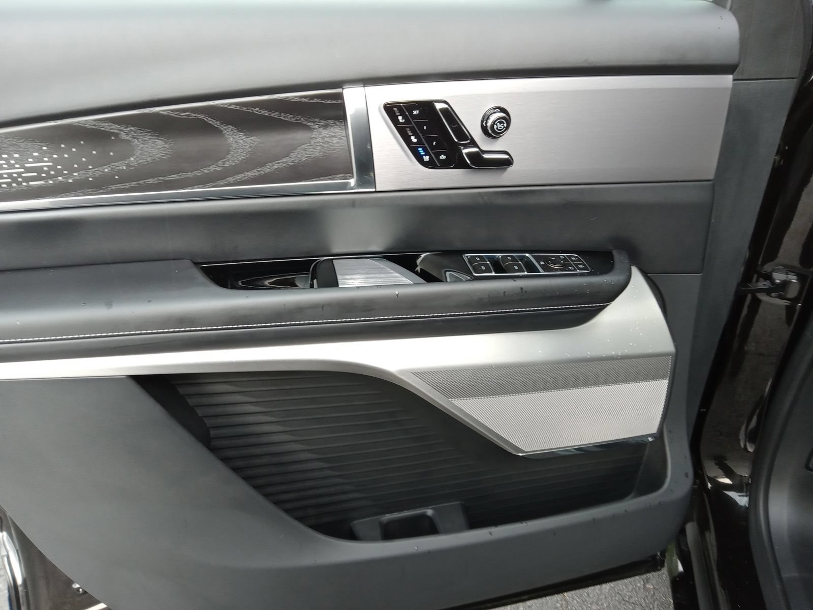 New 2026 Cadillac Vistiq Sport AWD/4WD image 9