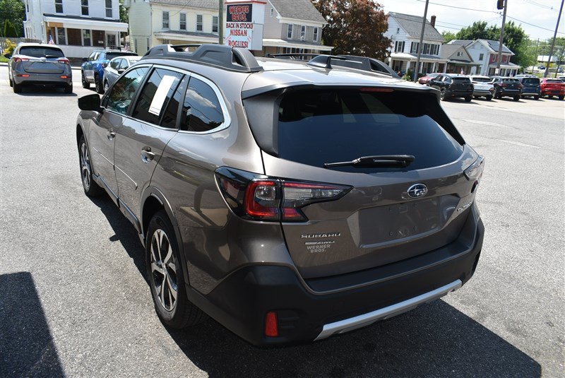 Used 2022 Subaru Outback Limited AWD/4WD image 6