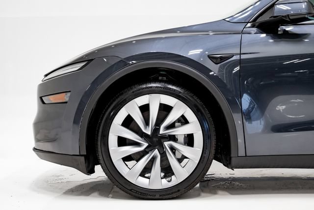 Used 2026 Tesla Model Y AWD image 25