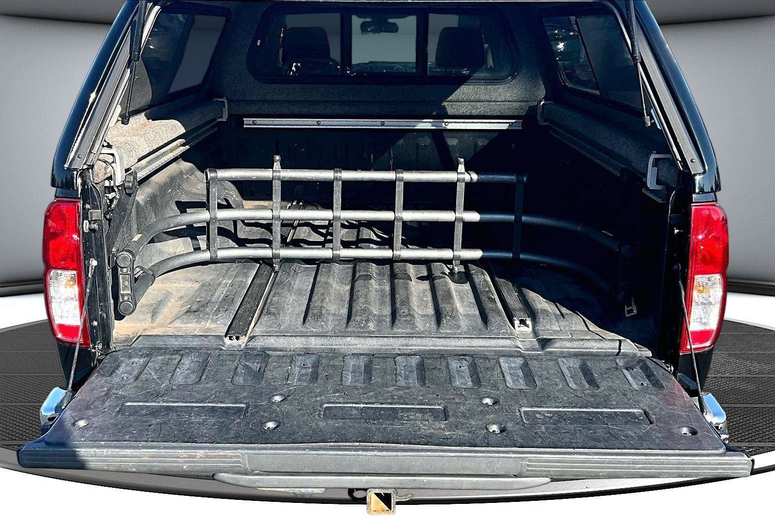 Used 2005 Nissan Frontier LE AWD/4WD image 8