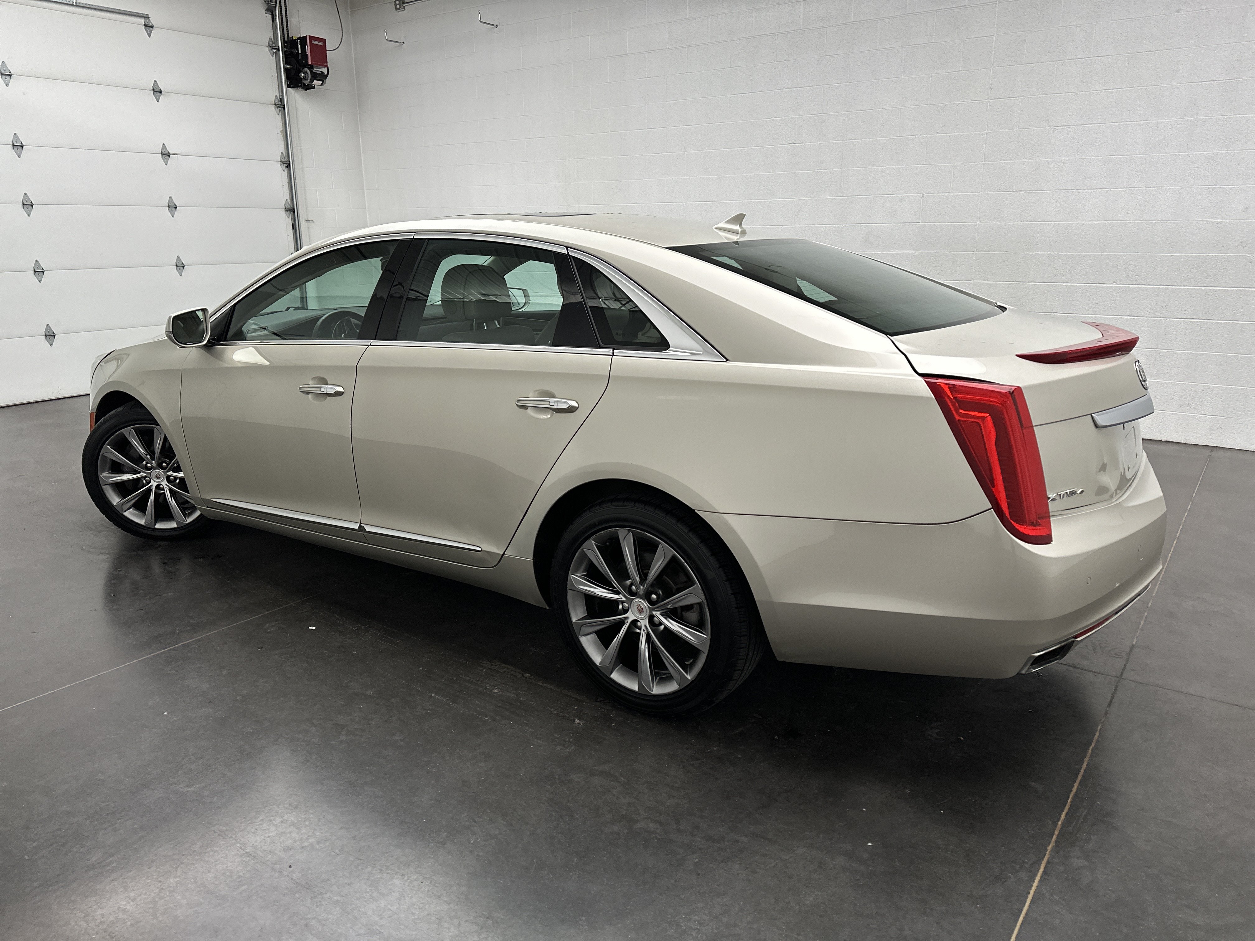Used 2013 Cadillac XTS Luxury w/ Driver Awareness Package AWD/4WD image 6