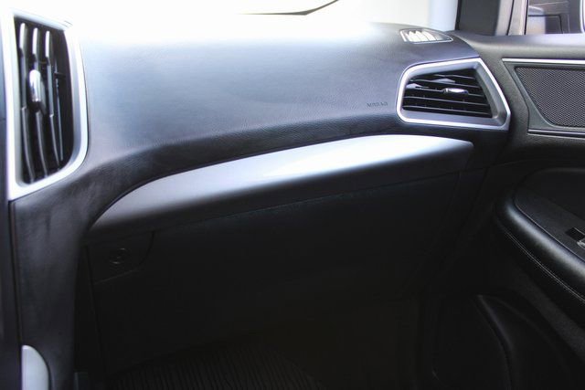 Used 2021 Ford Edge SE image 27