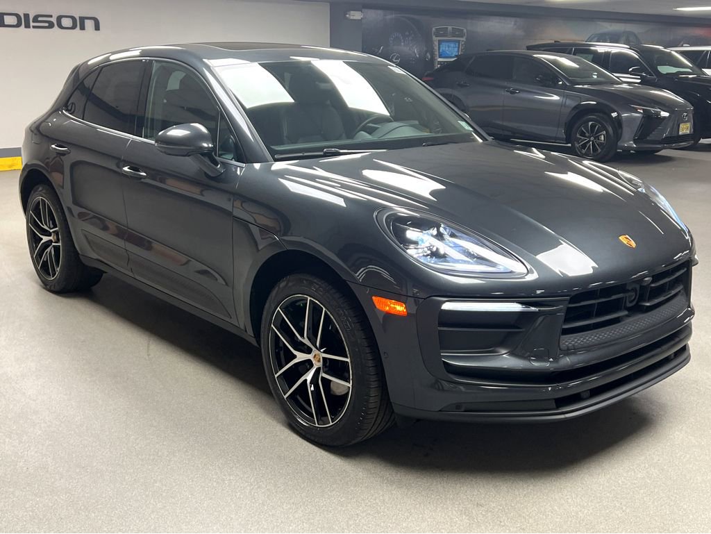 Used 2023 Porsche Macan image 1