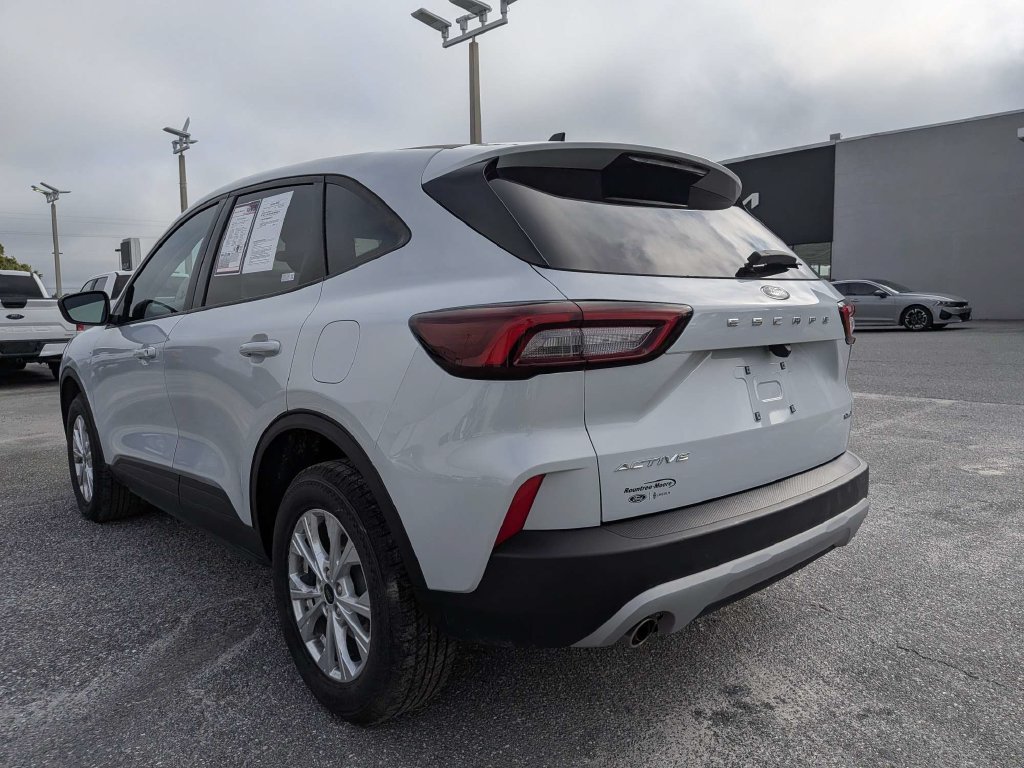 Used 2025 Ford Escape Active AWD/4WD image 4
