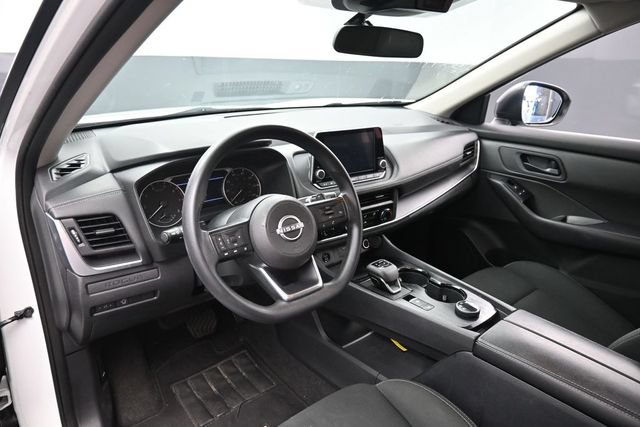 Used 2024 Nissan Rogue S AWD/4WD image 18