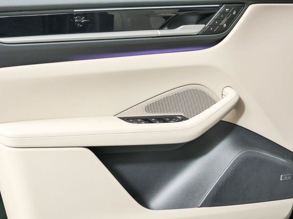 New 2026 Porsche Macan Electric RWD image 6