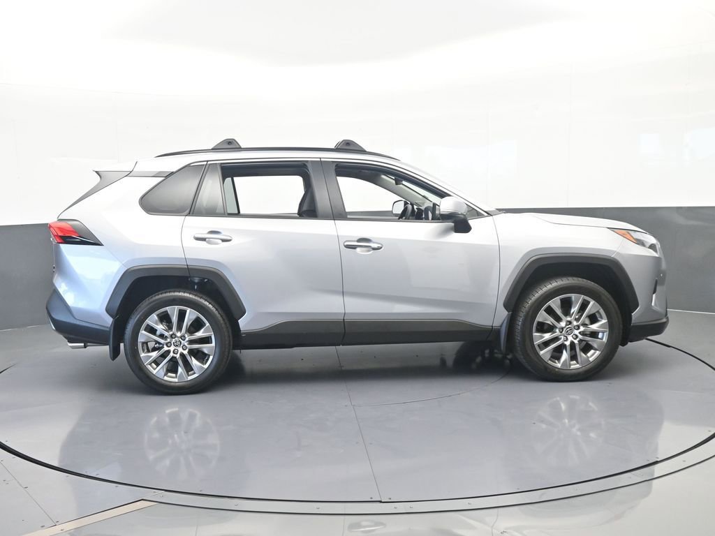 Used 2025 Toyota RAV4 Limited image 7
