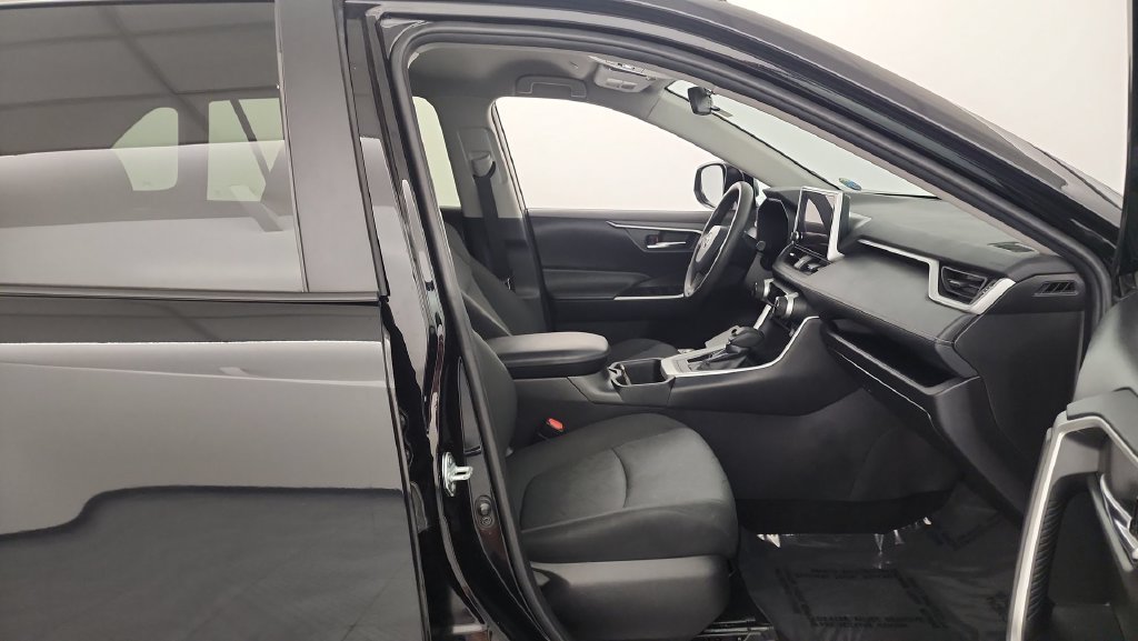 Used 2024 Toyota RAV4 XLE FWD image 28