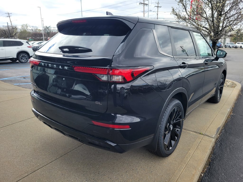 New 2026 Nissan Rogue SL w/ Family Package AWD/4WD image 3