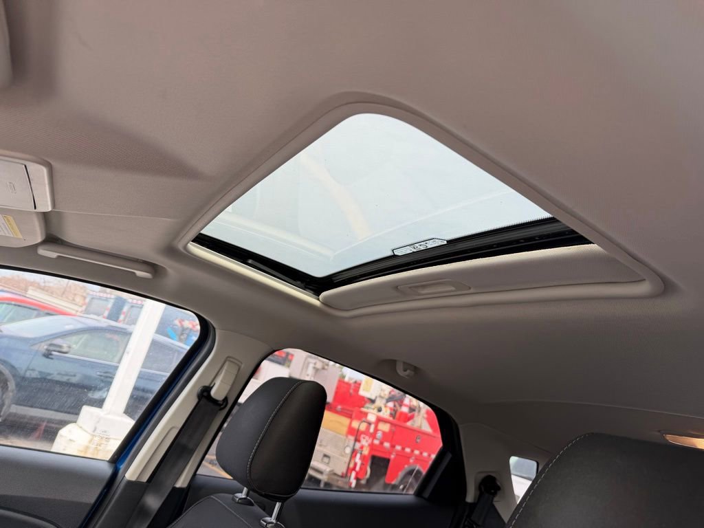 Used 2018 Ford EcoSport SE w/ SE Convenience Package image 10