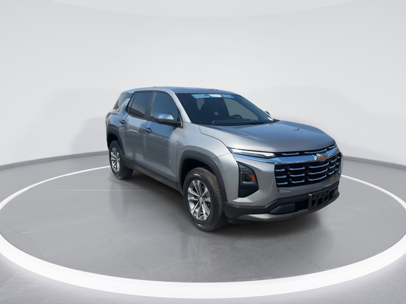 Used 2025 Chevrolet Equinox LT image 2