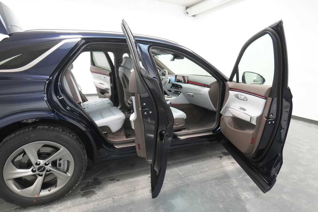 New 2026 Genesis GV70 2.5T Advanced AWD/4WD image 34