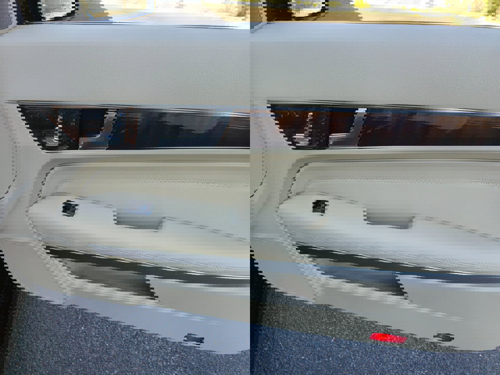 Used 2014 Mercedes-Benz E 350 Cabriolet w/ Premium 1 Package image 26