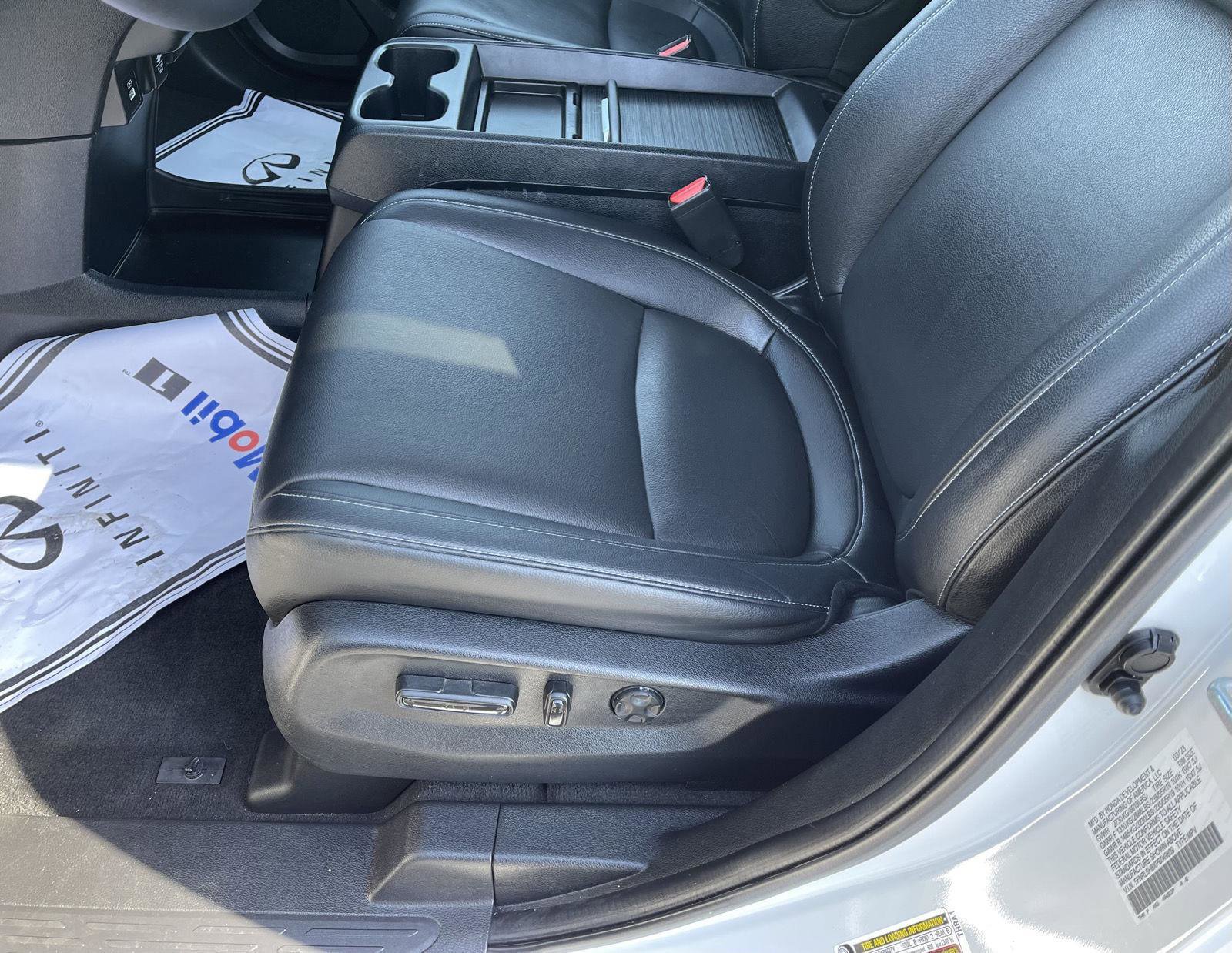 Used 2023 Honda Odyssey Touring image 3