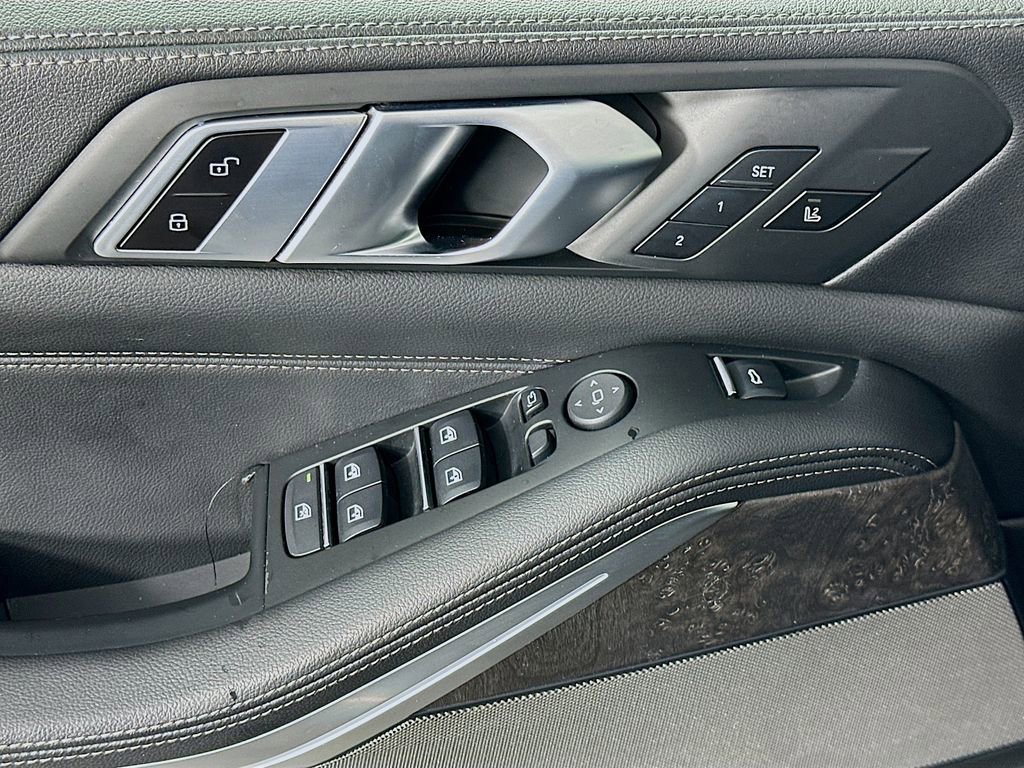 Used 2020 BMW X5 xDrive40i w/ Premium Package image 18