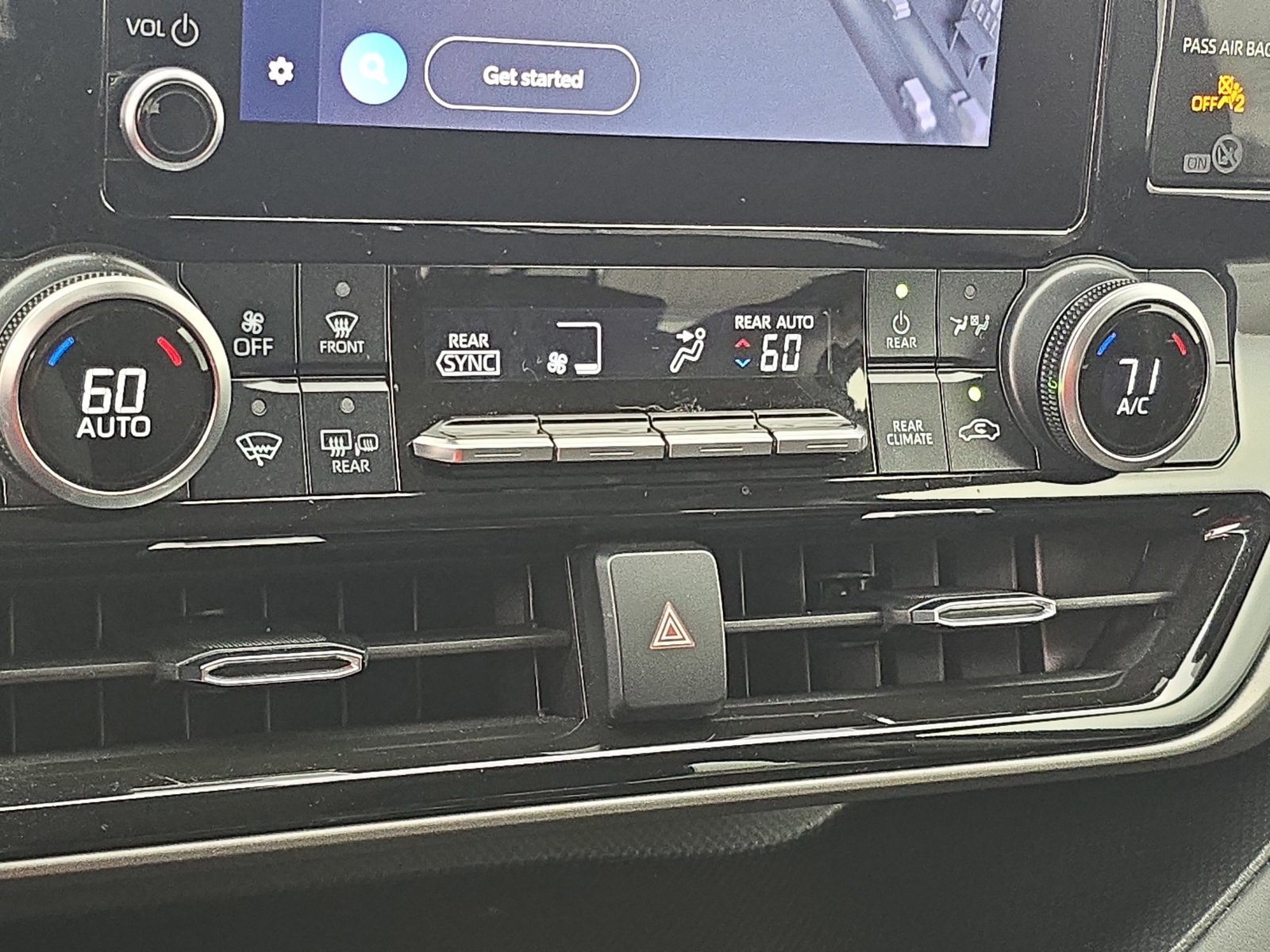 Used 2023 Toyota Highlander L image 24