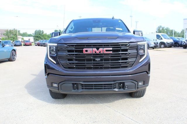 Used 2022 GMC Sierra 1500 Elevation w/ Elevation Premium Package AWD/4WD image 8