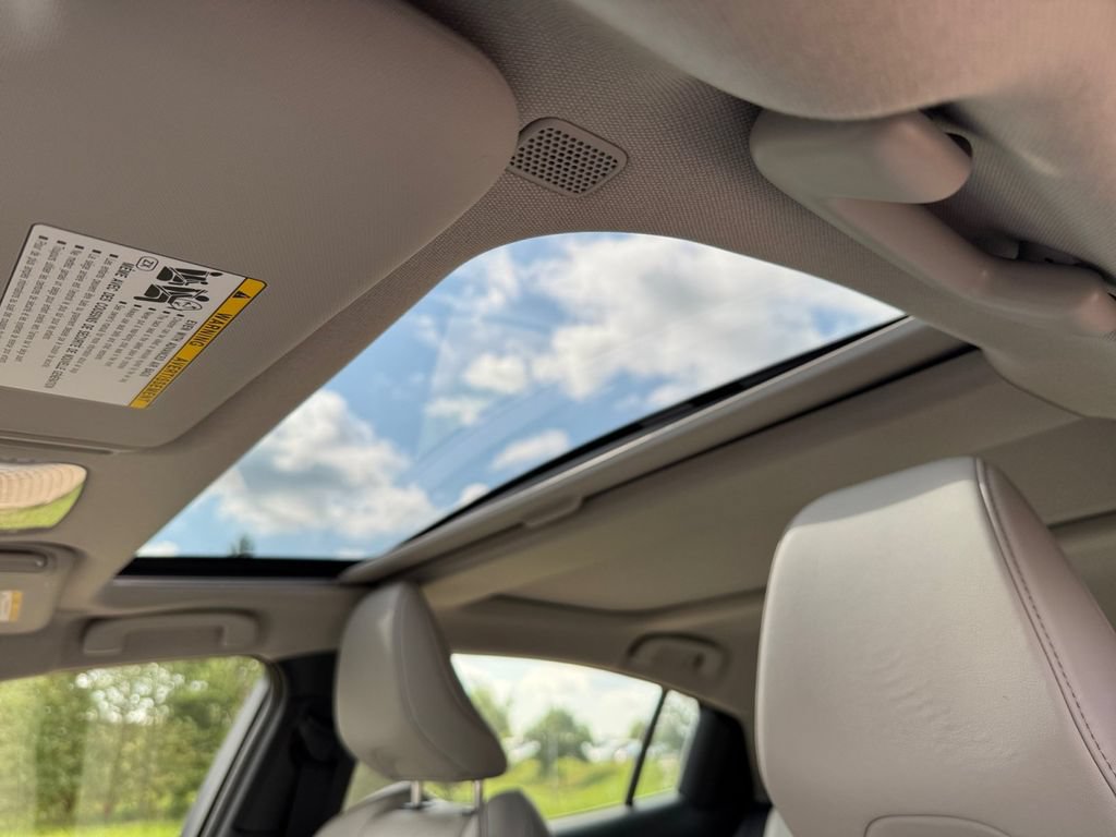 Certified 2024 Toyota Prius XLE AWD/4WD image 31