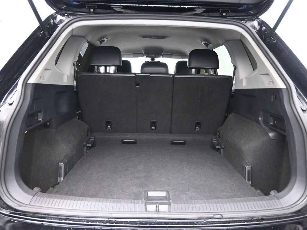 Used 2021 Volkswagen Tiguan S image 30