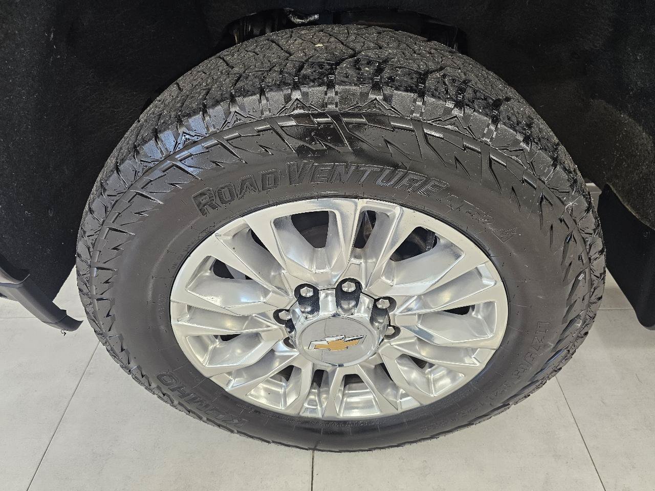 Used 2023 Chevrolet Silverado 3500 High Country w/ Z71 Off-Road Package AWD/4WD image 34