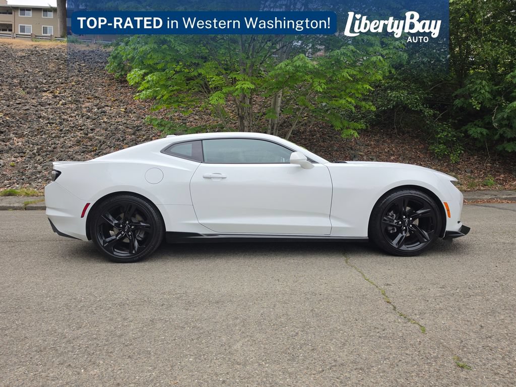 Used 2022 Chevrolet Camaro LT RWD image 4