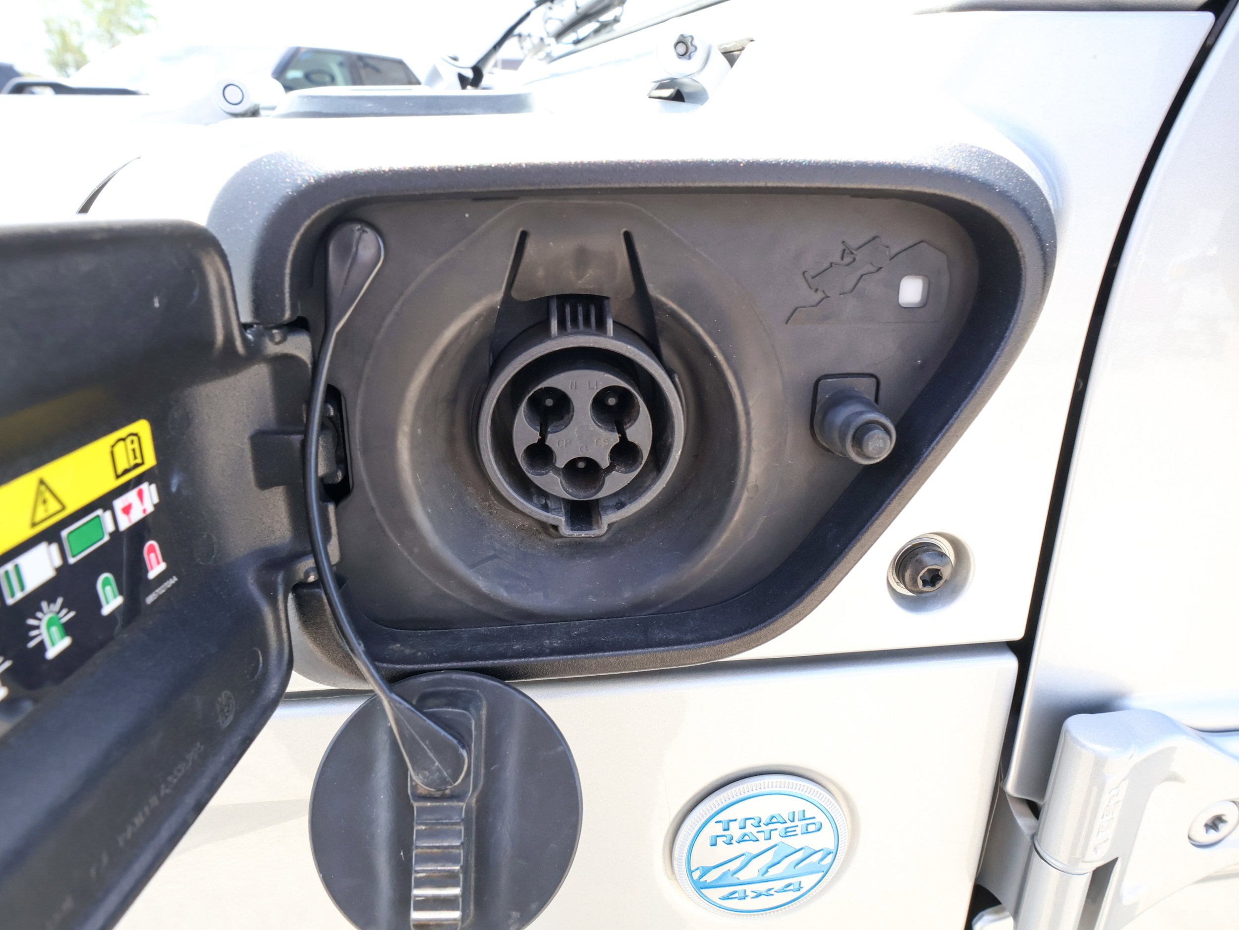 Used 2023 Jeep Wrangler Unlimited Sahara w/ Cold Weather Group AWD/4WD image 12