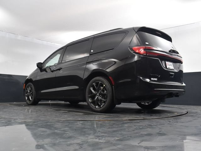New 2026 Chrysler Pacifica Limited w/ S Appearance Package AWD/4WD image 48