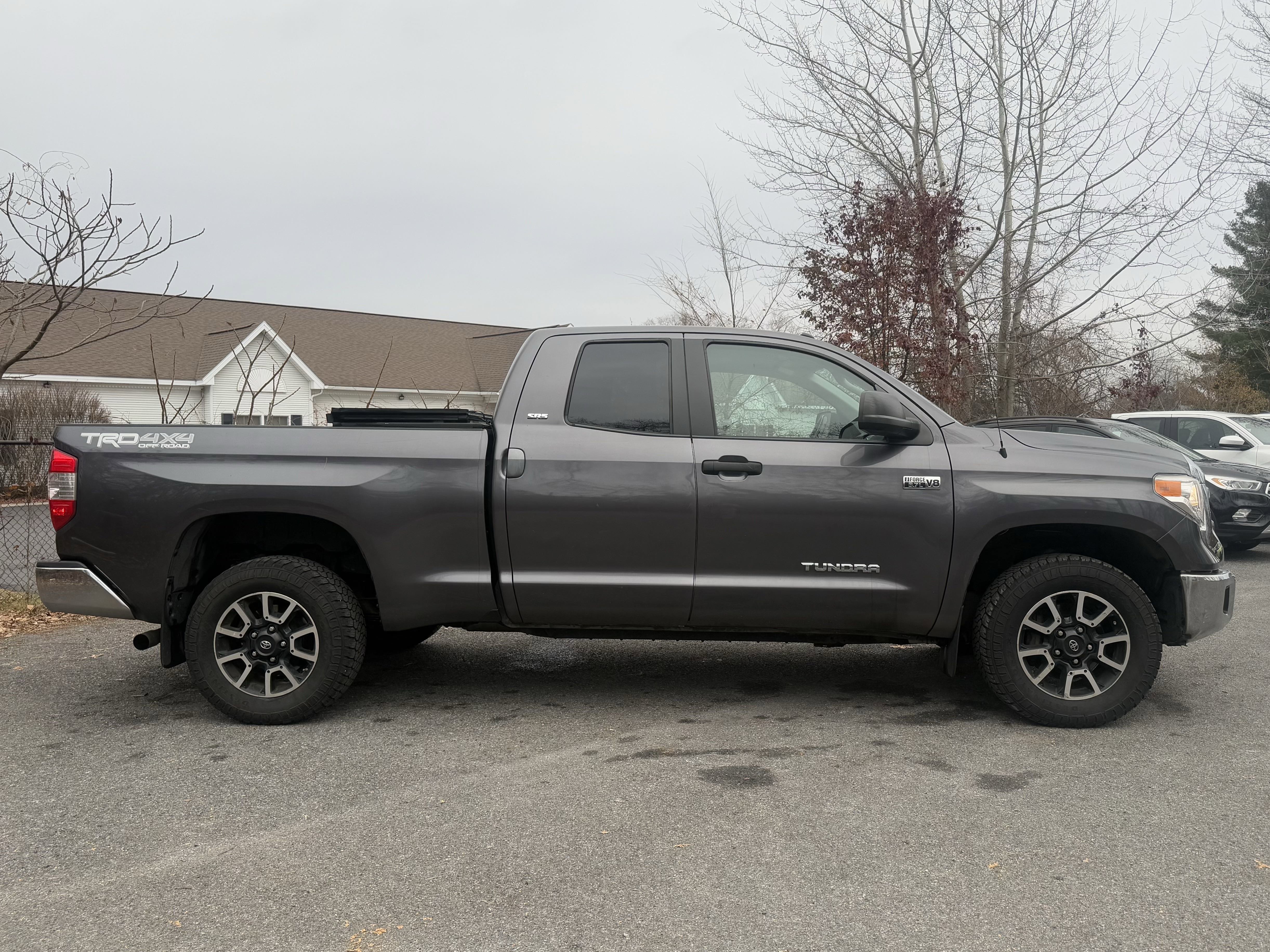 Used 2017 Toyota Tundra SR5 image 7