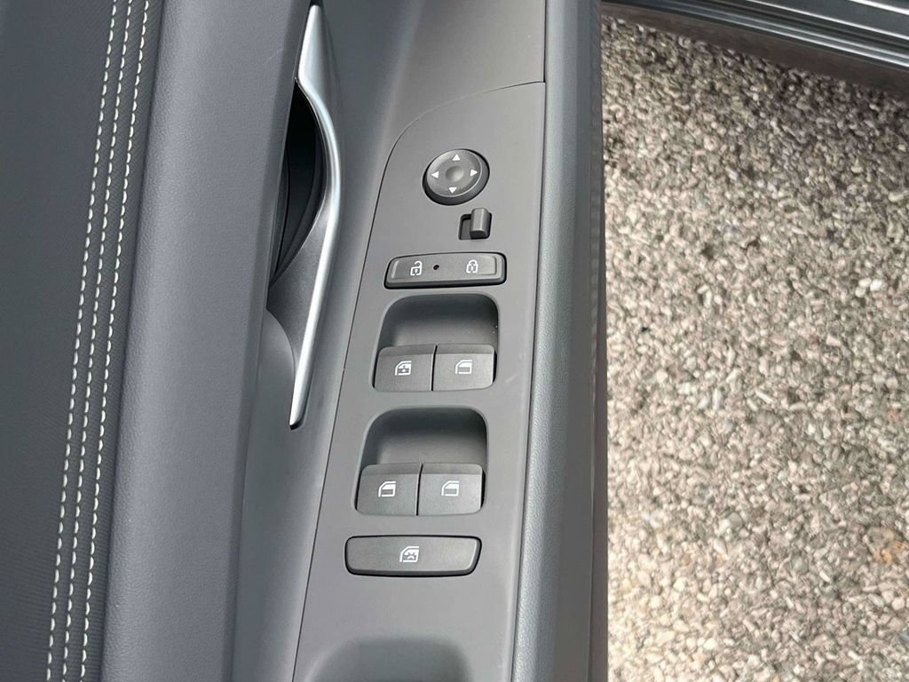 Used 2026 Hyundai Elantra Sport w/ Cargo Package FWD image 13